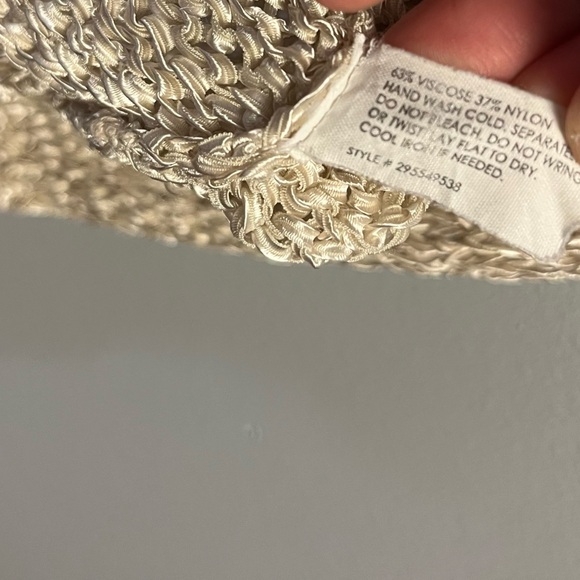 Club Monaco Sweater Champagne Tan Tamarah Loose Knit V Neck Sz M EUC - Picture 8 of 8